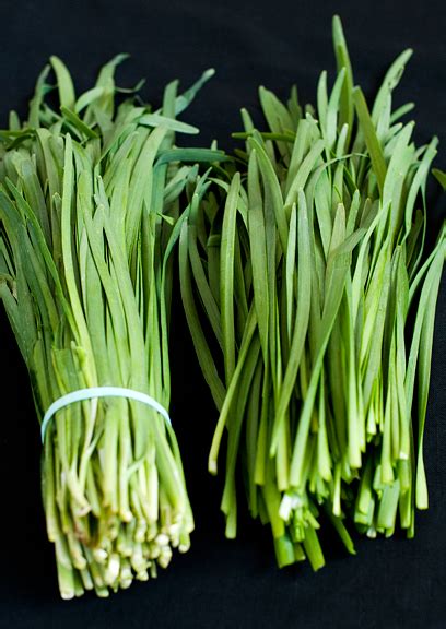 chives in Cebuano .